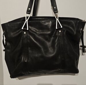 Calvin Klein Elegant Black Leather Tote Bag
